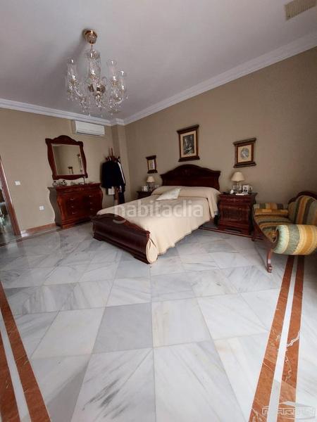 Foto 90d3d452-6ff1-425f-baaa-b9fe865f2e00. Casa en Centro Lucena