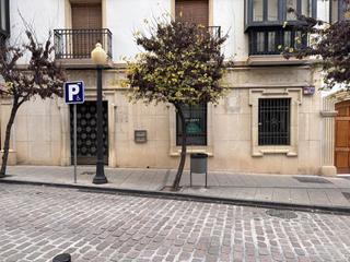 Local Comercial a Amador de los ríos 4