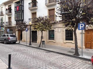 Business premise in Plaza amador de los ríos 4