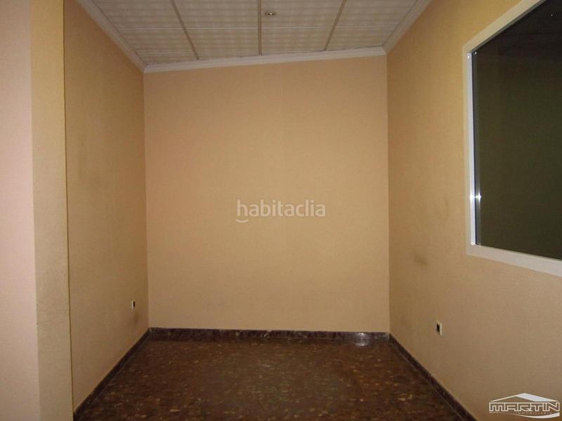 Foto 99b48338-c0f7-4eb9-81c6-38ae2f3d3a30. Affitto ufficio in Centro Lucena