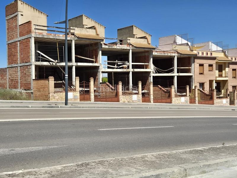 Foto b7c70e0e-459c-47e8-9736-192598b2d691. Edificio en El Valle Lucena