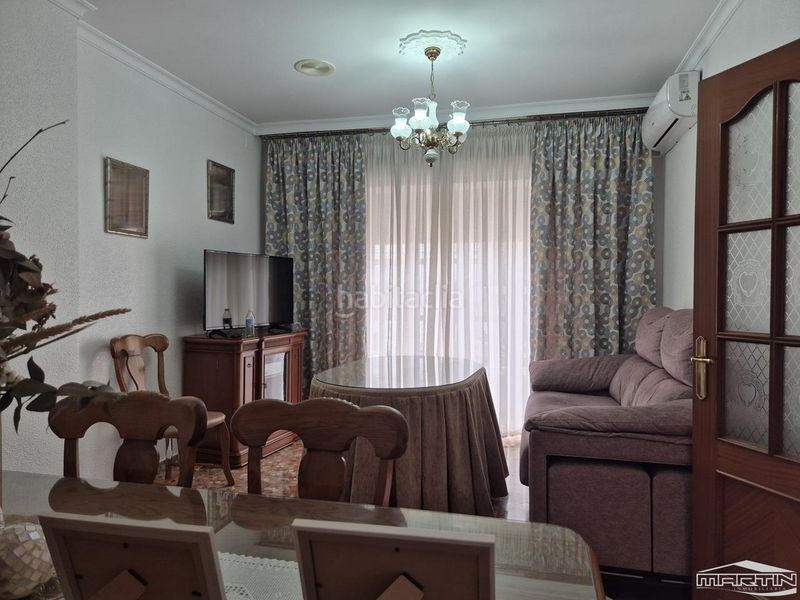 Foto 65680d8a-cfa8-42aa-8ad0-c7efae603947. Casa a jardín Lucena Lucena