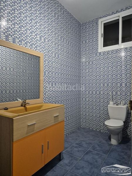 Foto b8651cdf-1513-4377-b3a7-85689670faa0. Local comercial a Centro Lucena