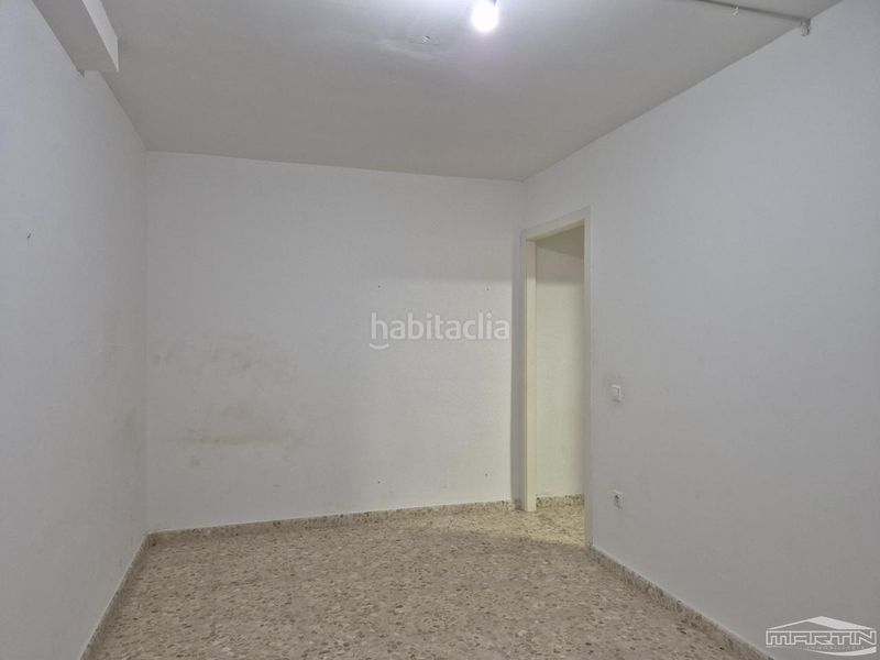 Foto c047b9bb-289c-464a-8b1f-1e05c8f679e3. Local comercial a Centro Lucena