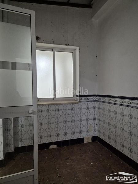 Foto e4bd659f-5a19-4626-951a-96d147f8c1f6. Local comercial a Centro Lucena