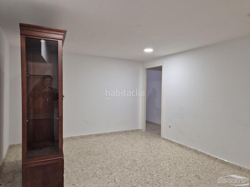 Foto ef2b7a8f-6263-46b9-bda2-d241141da954. Local comercial a Centro Lucena