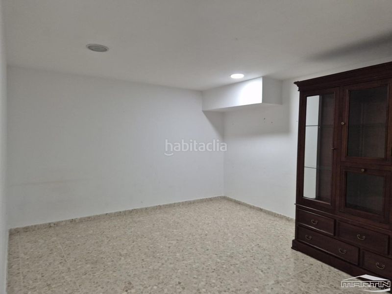Foto fd3ec11d-c6c3-4012-b9c4-921f1696fc52. Local comercial a Centro Lucena