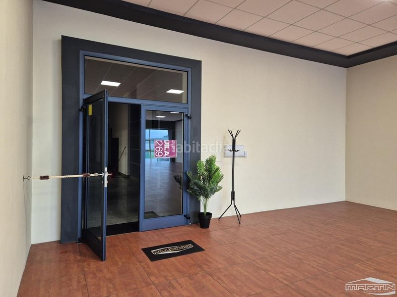 Foto 68a4609b-16a3-436e-952d-bae36af2786e. Alquiler local comercial en luisa lopez fijo 1 en Lucena