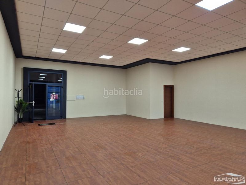Foto 758eaa9a-aed6-449d-aa41-f80e48b82c99. Alquiler local comercial en luisa lopez fijo 1 en Lucena