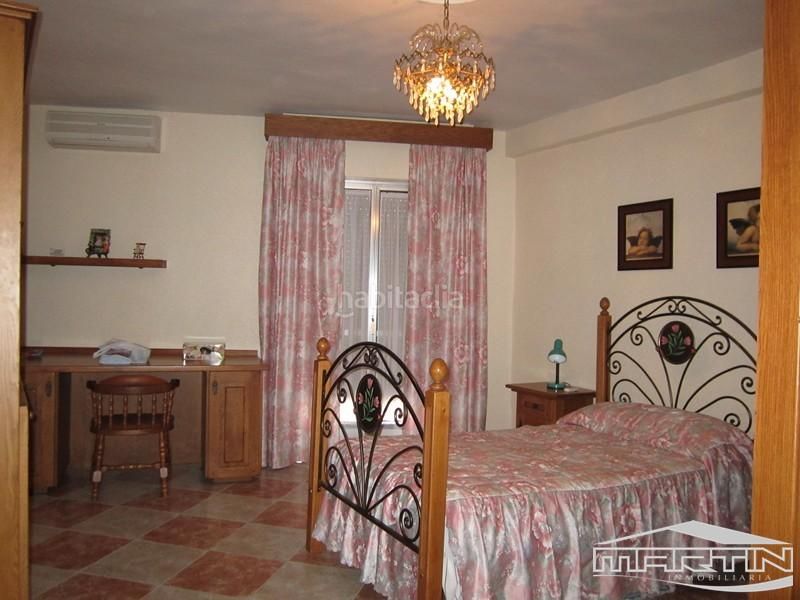 Foto f8e865dd-85f9-48dc-8a26-4cf494133d95. Casa a El Carmen - La Barrera Lucena
