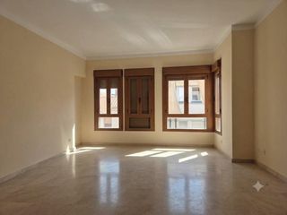 Rent Flat  Calle julio romero de torres