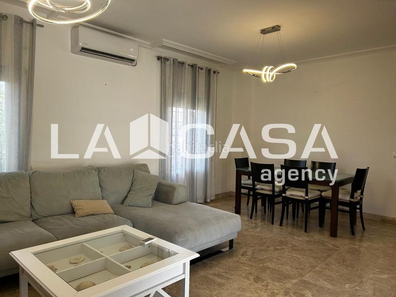 Foto acb400a2-c3de-4369-bb85-dfa692527fbc. Chalet with pool in Olivar de Quintos Montequinto