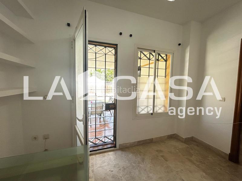 Foto 77d87c23-49d7-483c-b920-ad35a8646690. Chalet con piscina in Olivar de Quintos Montequinto