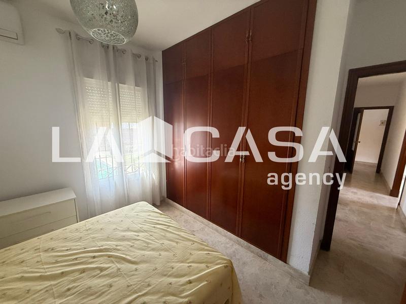 Foto f2bedd54-53b4-482c-95f4-7cebaad2f7af. Chalet con piscina in Olivar de Quintos Montequinto