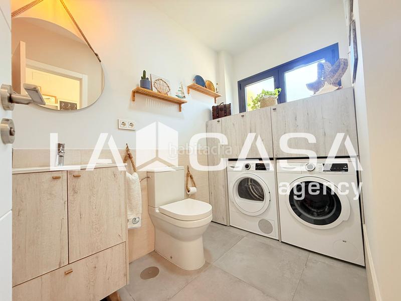 Foto aa1abaf2-93e2-4ebd-acae-4dbb8dd8609f. Maison jumelée avec parking piscine dans Entrenúcleos Dos Hermanas
