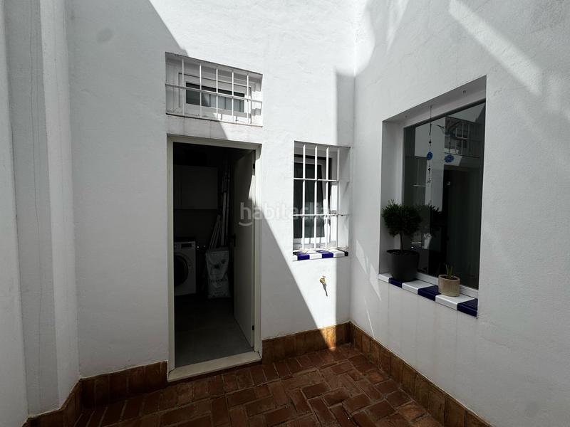 Foto c2b82cdc-a172-41b6-9b67-924ff86775be. Erdgeschoss in Barrio del Nervión Sevilla