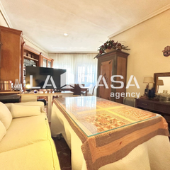 Appartement à San Gil. Amplio piso en planta baja con patio privativo en el centro hist