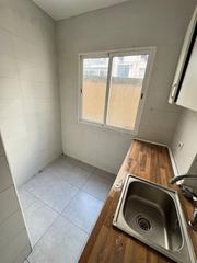 Appartement  Carrer de sant joan bosco. Piso de 3 dormitorios con gran potencial en calle de sant joan b