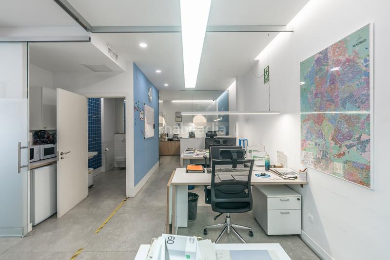 Foto 5321b5e3-a87c-4ca2-ac78-a3a424a0142b. Local comercial oficinalocal comercial en calle calatrava, en Madrid