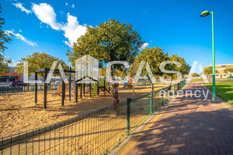 Foto 1e7608dd-5a79-47cc-bbe0-fedcbd56e40c. Casa amb calefacció a El Arenal - La Pólvora Dos Hermanas