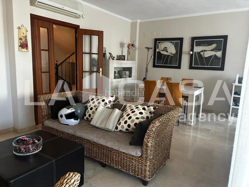 Foto bf8b48ba-c6ae-4686-b4da-d4970cca58fe. Maison jumelée avec parking piscine dans Condequinto Montequinto
