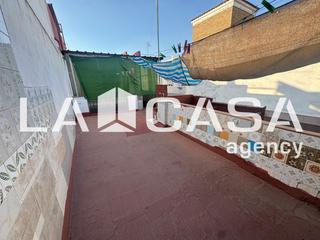 Casa a Bellavista. Casa amplia con patio, azotea y 4 dormitorios en bellavista.