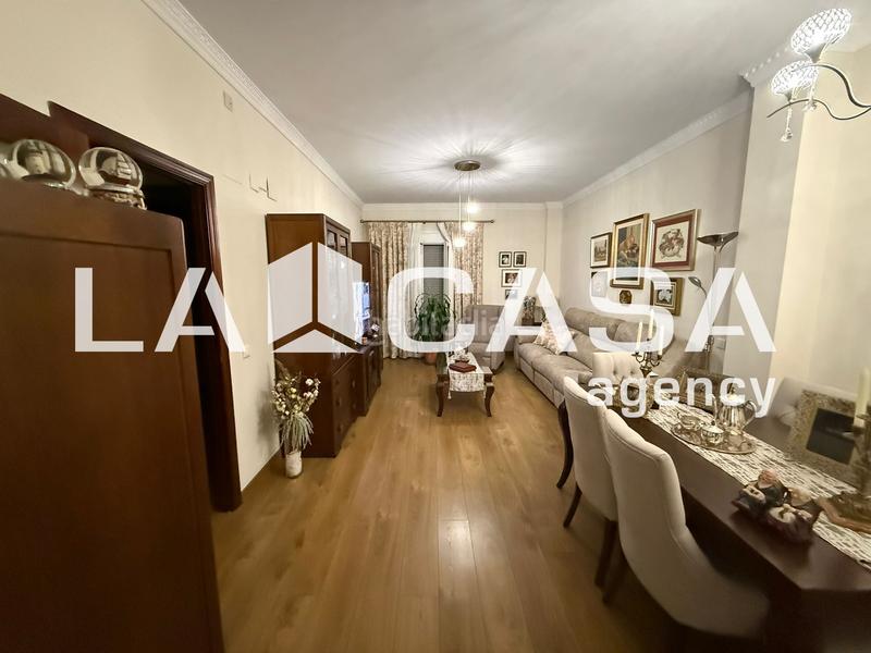 Foto d4750916-d6e9-4afd-8b88-90aa2ccdd5e0. Etagenwohnung in Centro - Doña Mercedes Dos Hermanas