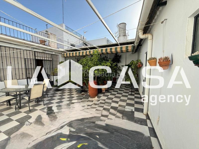 Foto 51e2f7b2-699d-45cc-a867-2a74fbf5451d. Maison dans Centro - Doña Mercedes Dos Hermanas