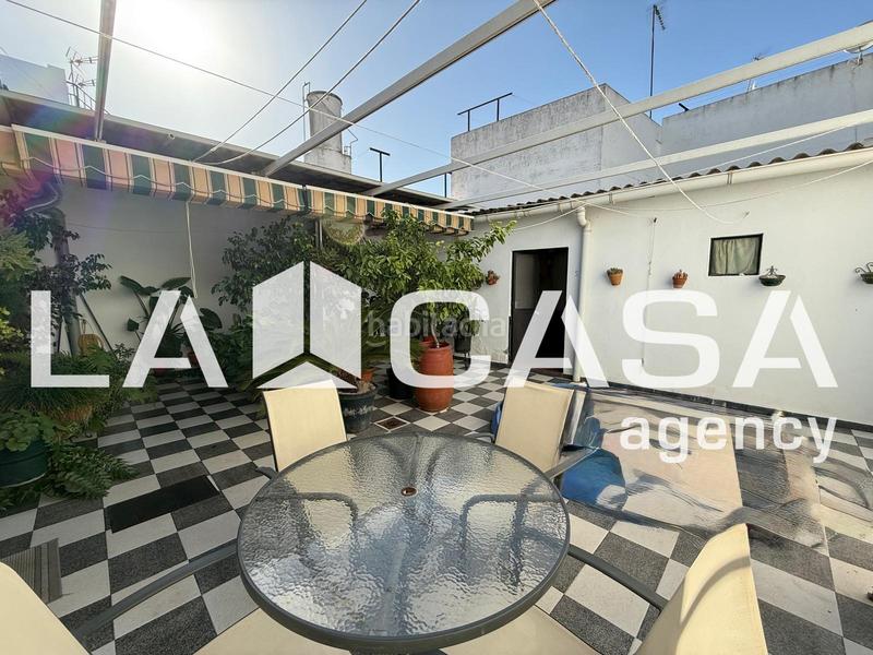 Foto b287c47a-8438-4e55-b79b-c3c89fb9c56a. Maison dans Centro - Doña Mercedes Dos Hermanas