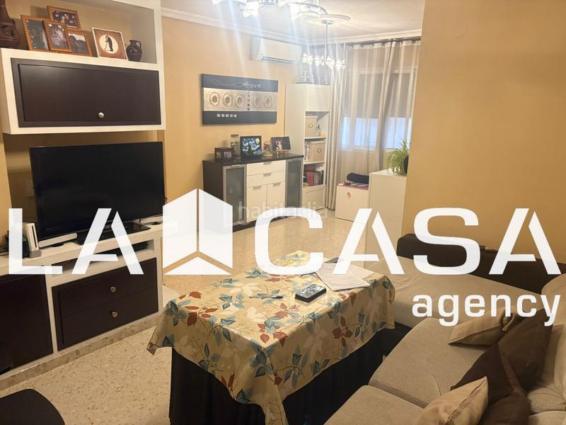 Foto 2e69a2e2-45d2-4500-9878-63d6537a8ef4. Flat with parking pool in El Arenal - La Pólvora Dos Hermanas