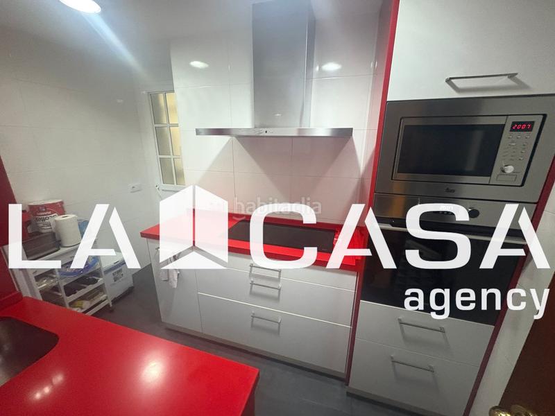 Foto 89575cc4-eaf6-42ba-8f93-5bcc48264a81. Flat with parking pool in El Arenal - La Pólvora Dos Hermanas