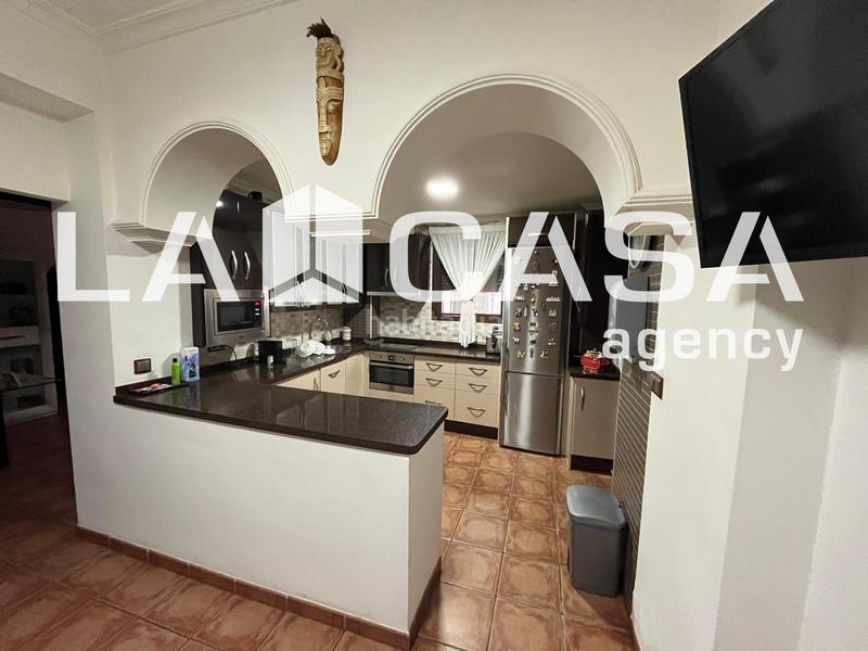 Foto 1f1bdf1c-68d1-4d27-9a9e-f9833b7620ac. House with parking in La Motilla - Fuente del Rey Dos Hermanas