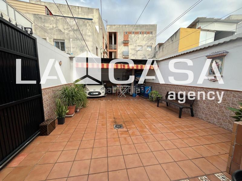 Foto 360ce20d-6236-478f-a207-a86b5baea1d8. House with parking in La Motilla - Fuente del Rey Dos Hermanas