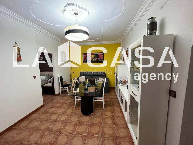 Foto 40f165e6-085e-4f1f-98f2-dfd22430583d. House with parking in La Motilla - Fuente del Rey Dos Hermanas