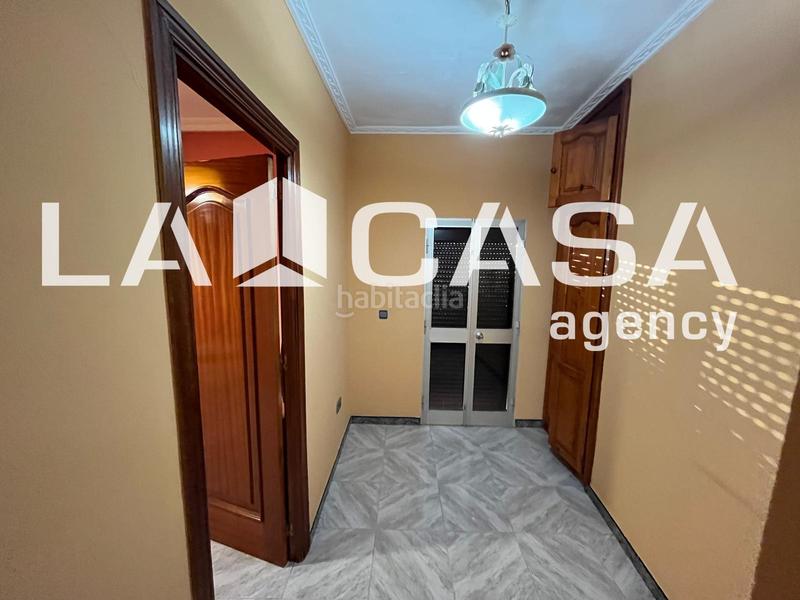 Foto 5fe27456-adcf-4ad0-9b36-045ca98ea6c0. House with parking in La Motilla - Fuente del Rey Dos Hermanas