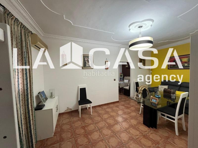 Foto 756274e6-5adb-4b7c-894f-609490b883f2. House with parking in La Motilla - Fuente del Rey Dos Hermanas