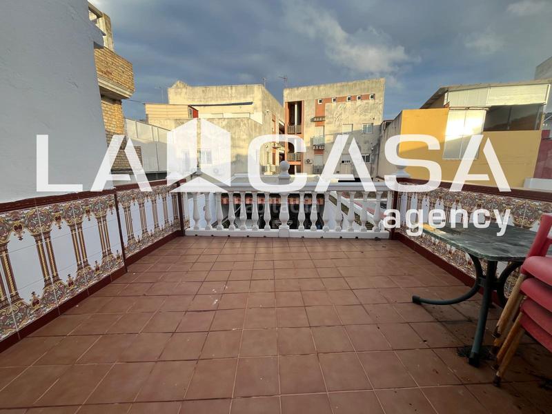 Foto b158e061-8d5c-428d-ba5a-88dadce04dee. House with parking in La Motilla - Fuente del Rey Dos Hermanas