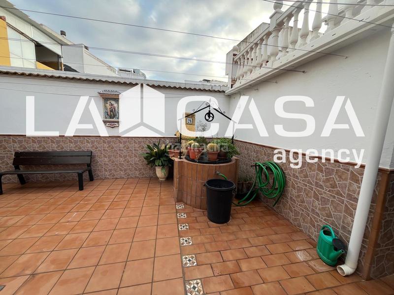 Foto bb608e91-f135-4df9-9950-aad7170d90a2. House with parking in La Motilla - Fuente del Rey Dos Hermanas
