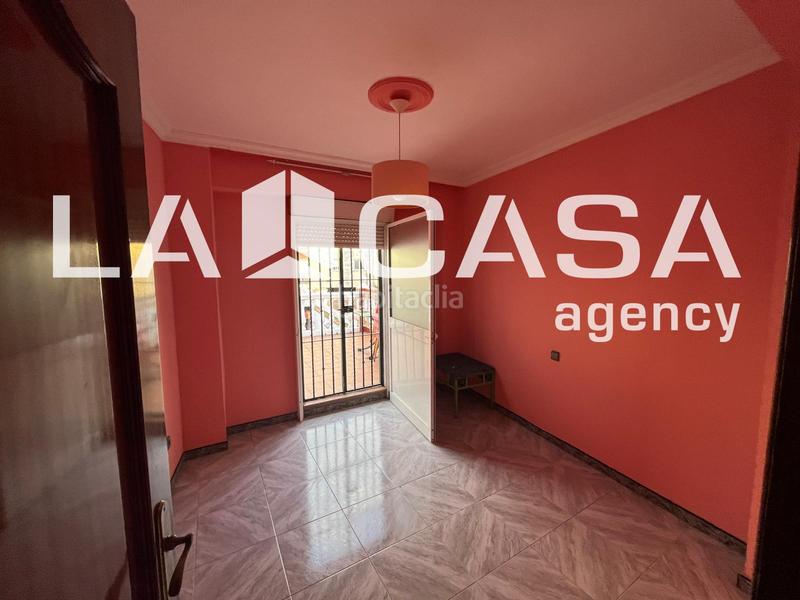 Foto cc931e58-50ed-4ee4-90e7-e6ae9380cac6. House with parking in La Motilla - Fuente del Rey Dos Hermanas