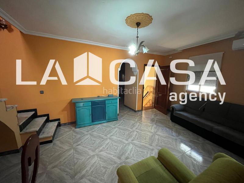 Foto d0cbdc70-5e32-4f57-8b7a-d220b460826a. House with parking in La Motilla - Fuente del Rey Dos Hermanas