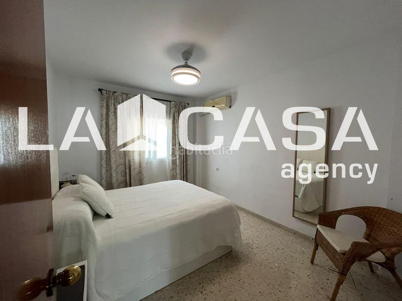 Foto 4bfc0603-56f1-4b9f-8f2c-4748de4888dc. Casa adossada amb aparcament a La Motilla - Fuente del Rey Dos Hermanas