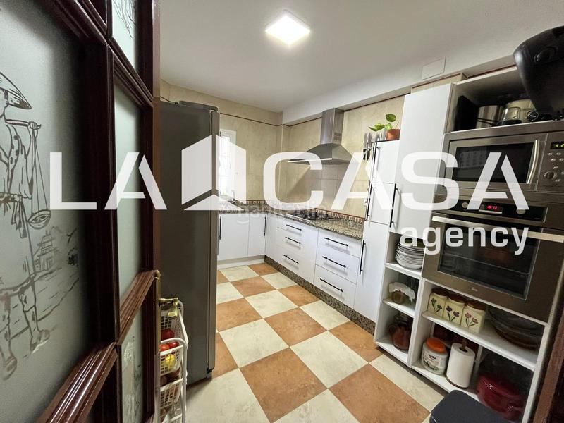 Foto d4994354-38be-4370-9741-c5878c4a03af. Casa adossada amb aparcament a La Motilla - Fuente del Rey Dos Hermanas