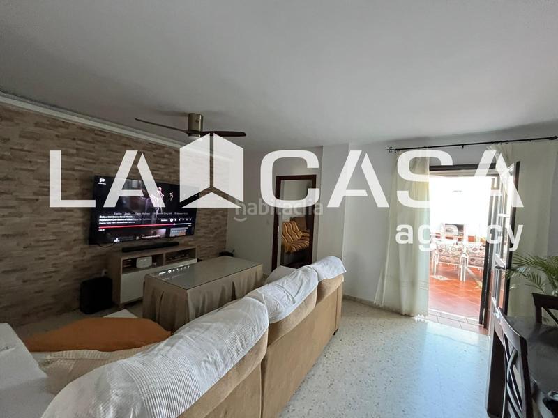 Foto d919f44b-7ee2-4d3f-9679-f1acf02ce44b. Casa adossada amb aparcament a La Motilla - Fuente del Rey Dos Hermanas