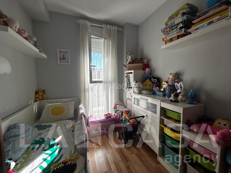 Foto adc7e547-ae1e-4bbe-a7d2-805cf4121f44. Appartamento con parcheggio in Entrenúcleos Dos Hermanas