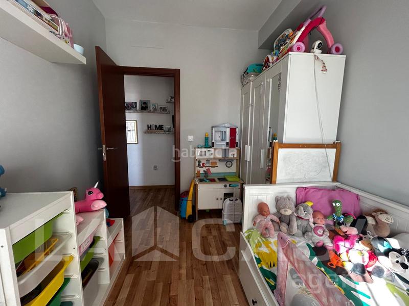 Foto da13cb9f-1cf1-4f90-9c2e-14cebe9f5078. Appartamento con parcheggio in Entrenúcleos Dos Hermanas