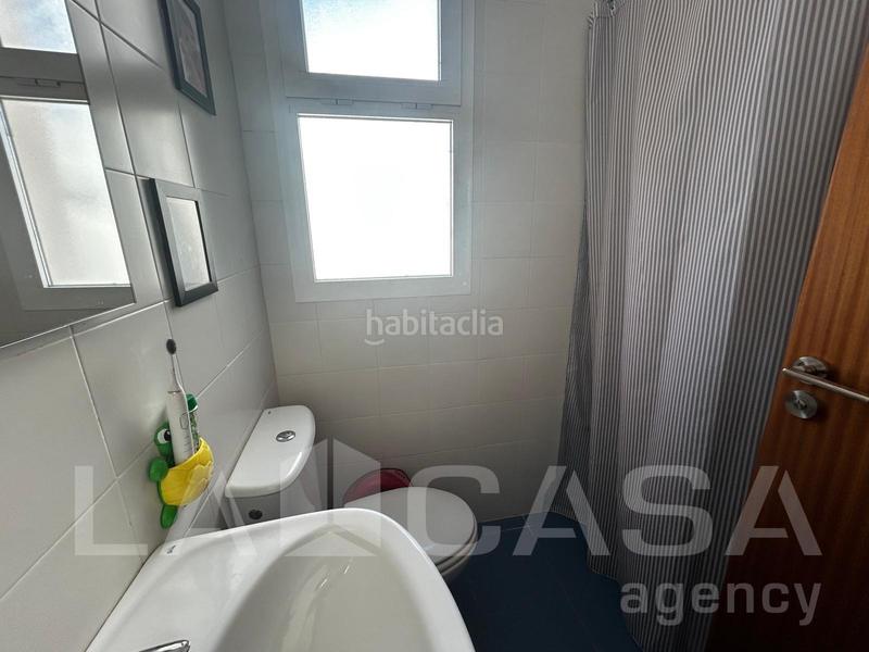 Foto fcf94612-bef9-4b0f-b4b3-ca148cf7508a. Appartamento con parcheggio in Entrenúcleos Dos Hermanas