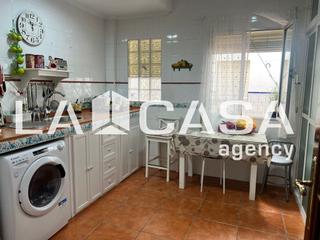 Appartement à Centro - Doña Mercedes. Luminoso piso de 3 dormitorios con patio privado y garaje en ple