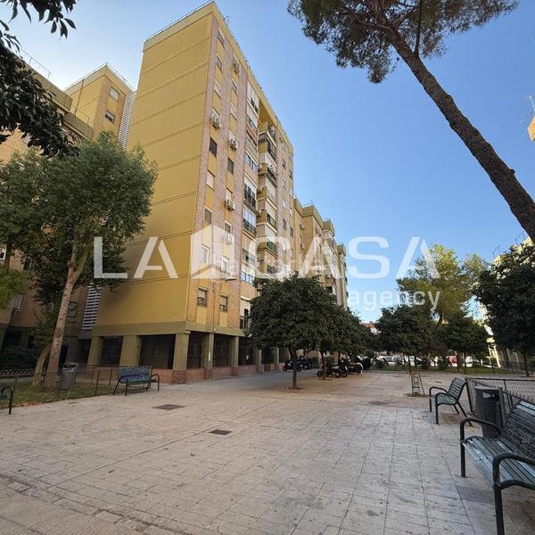 Foto a4ef4832-9698-458d-a066-416850288bf5. Pis amb calefacció a Pino Montano - Consolación Sevilla