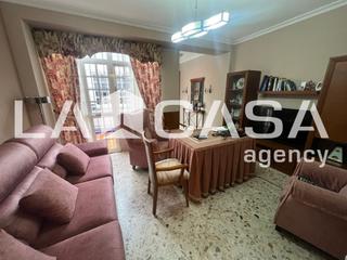 Casa in Centro - Doña Mercedes. Casa amplia con terraza privada y azotea en la zona de ave maría