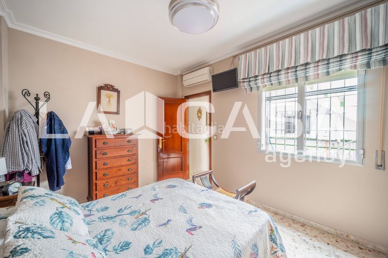 Foto 28d6f06d-3533-4da5-9d32-58e08992e725. Casa  amplia con terraza privada y azotea en la zona de ave maría en Dos Hermanas